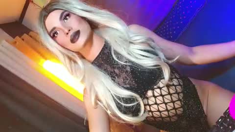 lovelymiss_shyna11 online show from May 19, 7:59 am