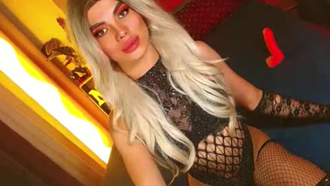 lovelymiss_shyna11 online show from May 28, 6:06 pm