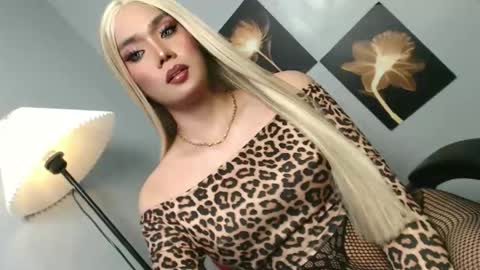 lovers moon22 online show from April 13, 1:15 pm