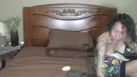 lulu_wild online show from April 7, 10:49 am