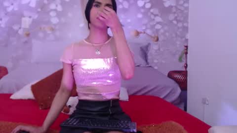 Snapshot of luluu_08 chatting on October 20, 7:39 pm LULU online show from October 20, 7:39 pm