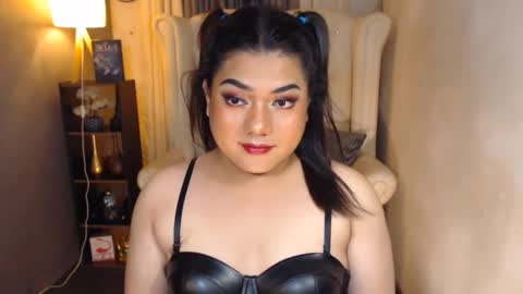 QueenBritney online show from December 11, 4:09 pm