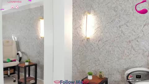 luminous__queen online show from March 12, 6:33 pm