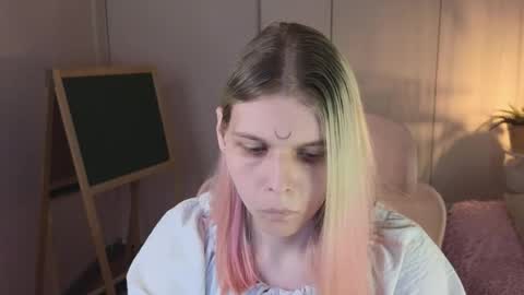 Luna online show from May 1, 9:30 pm