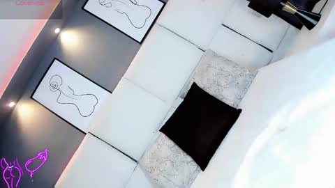 manellyksparklee online show from May 19, 1:18 pm