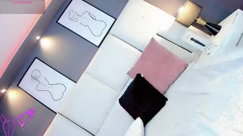 manellyksparklee online show from May 23, 1:07 pm