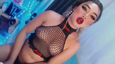 sophie online show from February 17, 6:15 pm