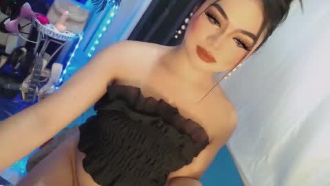 sophie online show from March 11, 7:03 pm