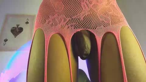   online show from May 25, 11:01 pm