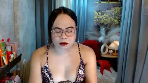 LEAH online show from July 24, 2:10 am