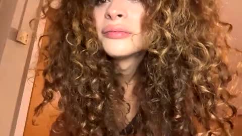 Snapshot of maya632713 chatting on December 12, 9:58 pm Maya transgirl online show from December 12, 9:58 pm