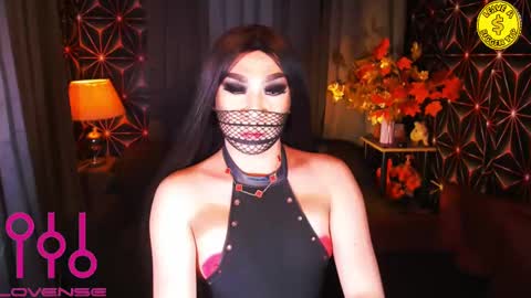 Snapshot of medusaprey chatting on February 27, 1:07 pm THE QUEEN ALPHA Queen Medusa Prey online show from February 27, 1:07 pm