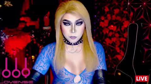 THE QUEEN ALPHA   Queen Medusa Prey online show from November 26, 9:50 pm