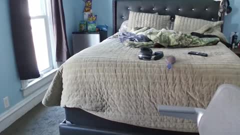 Mia online show from December 20, 4:57 pm