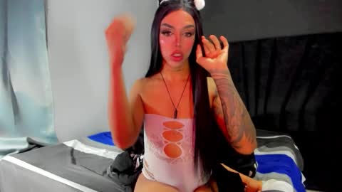 Mia3 online show from January 9, 1:10 am