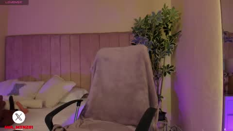 mia_mtnz02 online show from November 25, 12:23 am