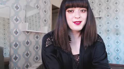mia_wallase online show from July 26, 7:48 am