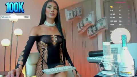 Mia  instagram miasspell online show from April 14, 5:40 pm