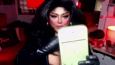 milkshakelavinia online show from January 21, 7:28 am