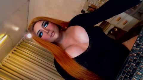 milkshakelavinia online show from September 14, 5:01 am