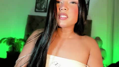 miss_zz online show from March 17, 8:33 pm