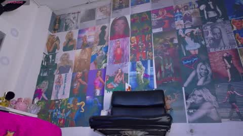   online show from March 13, 9:52 pm