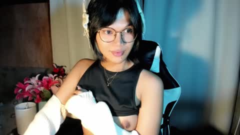 Momo online show from December 2, 6:16 pm