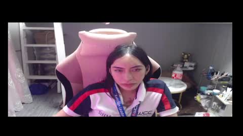 ELYSE A SIMPLE GIRL online show from February 7, 11:27 am