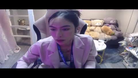 ELYSE A SIMPLE GIRL online show from March 21, 9:36 am