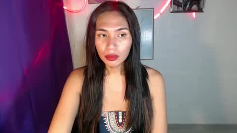 Snapshot of mouiline_rouge69 chatting on February 19, 8:33 am mouiline_rouge69 online show from February 19, 8:33 am