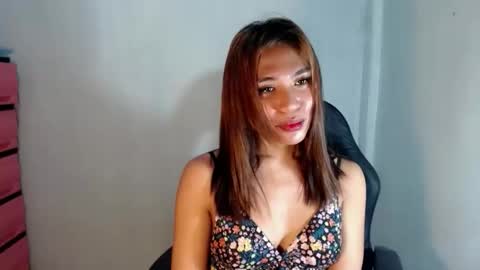 Snapshot of mouiline_rouge69 chatting on October 21, 3:35 pm mouiline_rouge69 online show from October 21, 3:35 pm