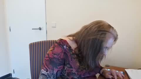 Maya online show from February 14, 1:08 pm