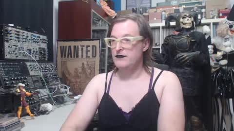 Muziknerd online show from February 2, 7:30 am