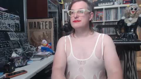 Muziknerd online show from August 9, 7:24 am