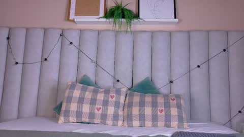  VICTORIA  online show from April 9, 7:42 pm