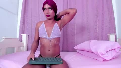 Snapshot of nahomy_smiith_ chatting on October 19, 7:28 pm nahomy_smiith_ online show from October 19, 7:28 pm