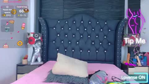 Snapshot of nathaliaz_ chatting on October 28, 12:14 pm nathaliaz online show from October 28, 12:14 pm