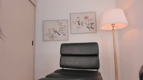 nathaly_laurentt online show from May 27, 12:35 pm