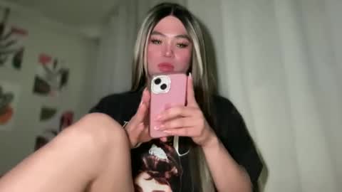Rose Wilson online show from December 2, 1:41 pm