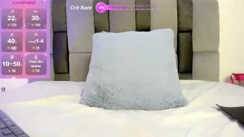 nicolle_smithh_ online show from May 31, 7:50 am