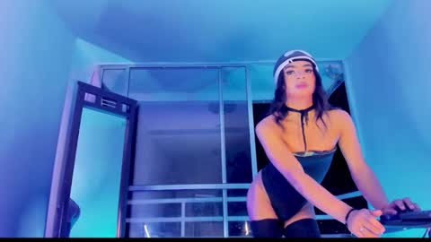 nikii online show from March 29, 2:45 am