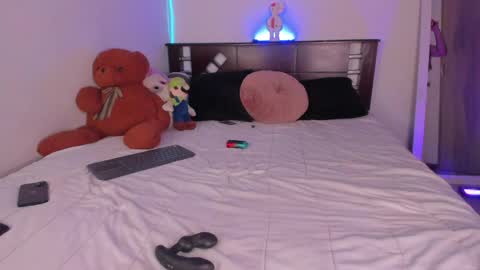 Sara  online show from April 7, 3:51 am