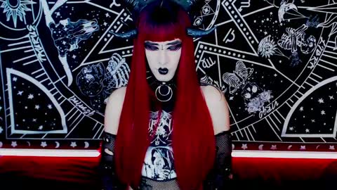 caroline online show from December 8, 12:46 am