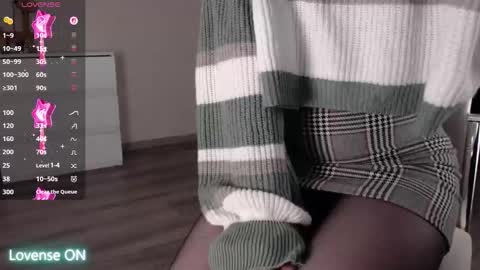 noelleneptune online show from February 13, 12:01 pm