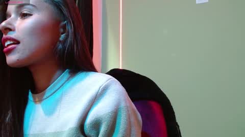 Noha Thomson online show from January 25, 9:46 pm