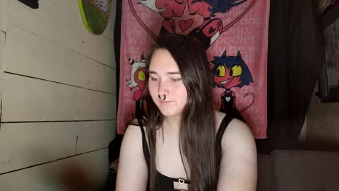 nonbinarybeauty20 online show from July 28, 6:20 pm