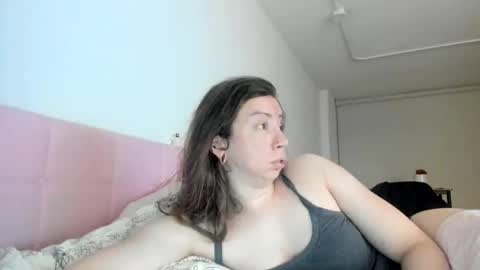 Emily snow online show from February 4, 1:54 am