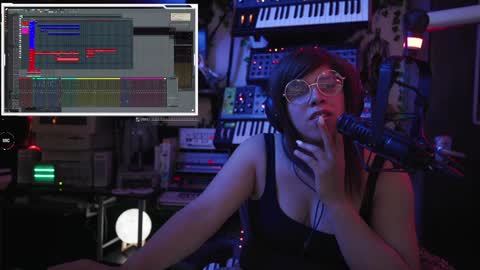 Snapshot of nyxraven chatting on December 15, 4:26 pm NyxRaven online show from December 15, 4:26 pm