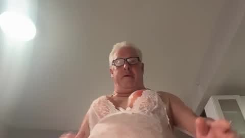 olderyeterotic online show from March 20, 3:18 am