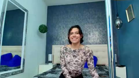 Snapshot of oliver__brown chatting on October 12, 11:51 pm Oliver  online show from October 12, 11:51 pm